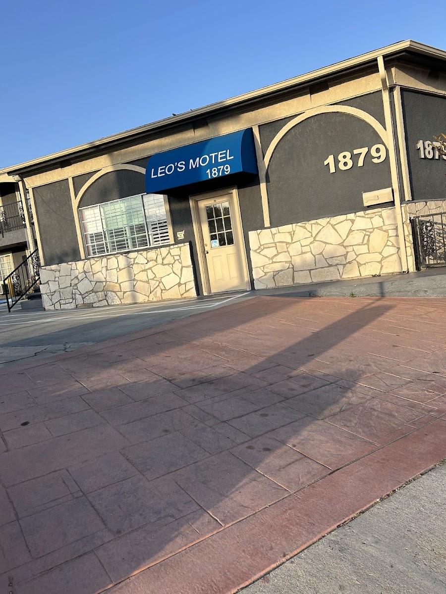 Leo's Motel
